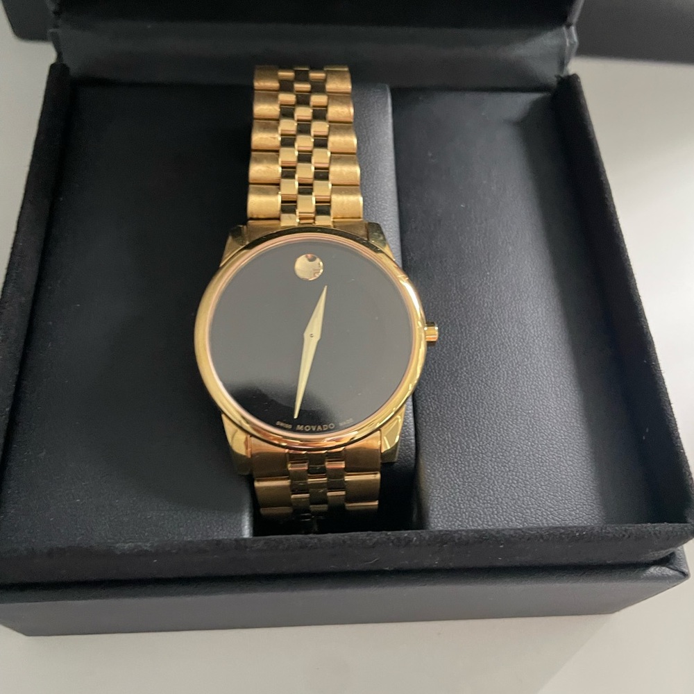 Brand new watch in original boxes and extra pieces for sizing